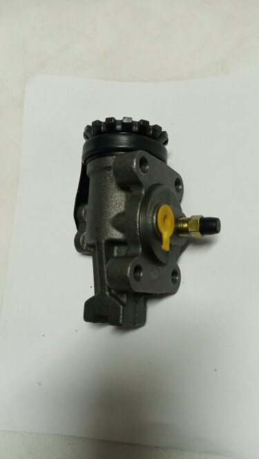 Цилиндр тормозной передний правый Foton 1043(3.7), 1049