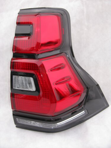 Фонарь задний правый LC 150 2018-...