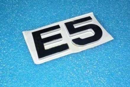 Эмблема решетки радиатора Chery E5