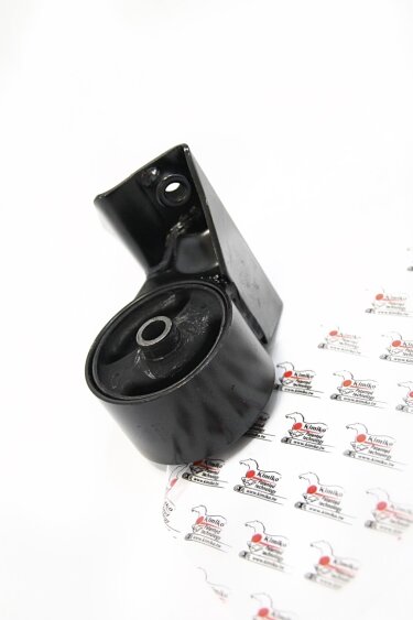 Подушка двигателя задняя нового образца Geely СК/СК2 KIMIKO