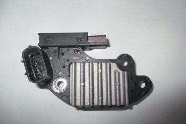 Реле-регулятор генератора (с щетками) Geely KLM