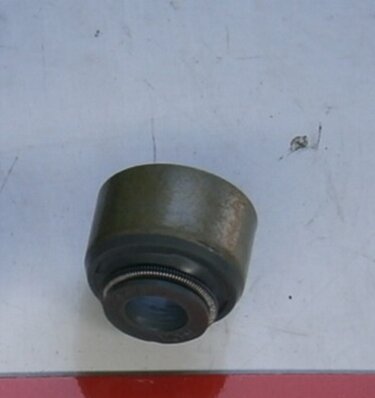 Сальник клапана выпускного Geely KLM