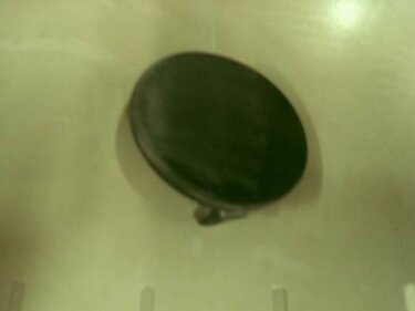 Заглушка буксировочного крюка бампера переднего R Geely EC7/EC7RV KLM