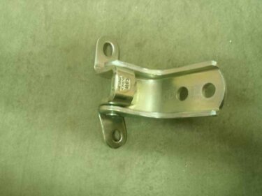 Петля двери передний L верхняя Geely EC-7/EC-7RV