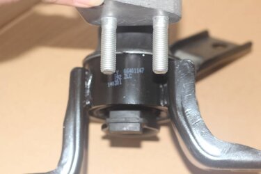 Подушка двигателя R Geely EC7/EC7RV KLM