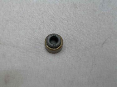 Сальник клапана выпускного Geely EC-7RV/FC/SL KLM