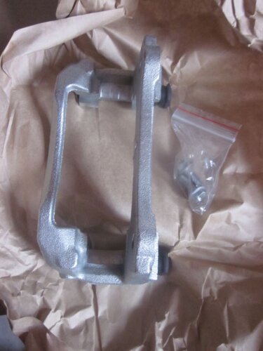 Скоба суппорта переднего L Geely EC-7/RV