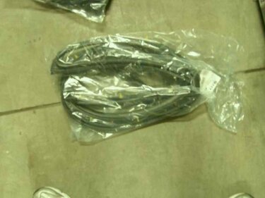 Уплотнитель двери передней R Geely EC-7/EC-7RV