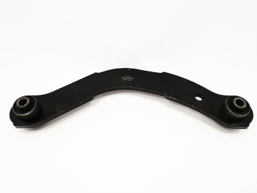 Рычаг задний поперечный (изогнутый) L/R Chery Elara/E5 KIMIKO