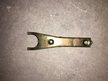 Вилка выключения сцепления 1051