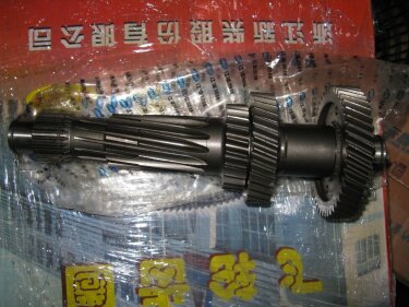 Вал промежуточный КПП JAC 1045