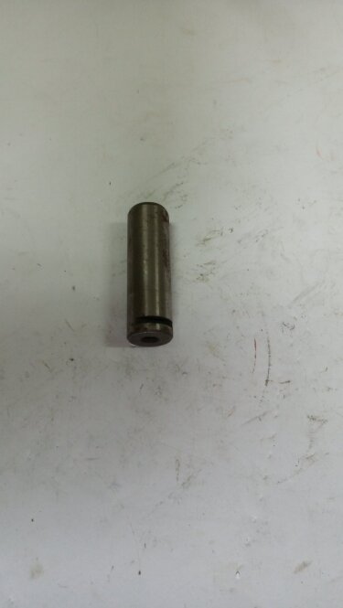 Ось промежуточной шестерни заднего хода JAC 1020