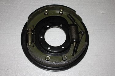 Тормоз в сборе правый JAC 1020KR