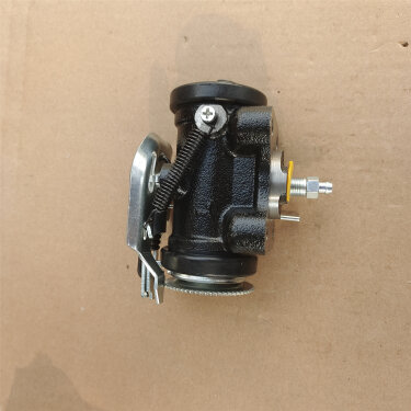 Цилиндр тормозной задний левый (прокачка) JAC N56