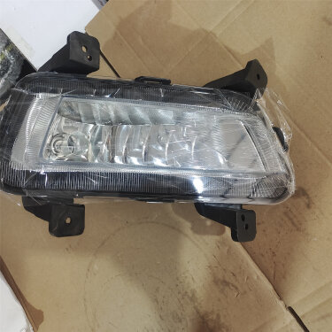 Фара передняя противотуманная левая JAC T8