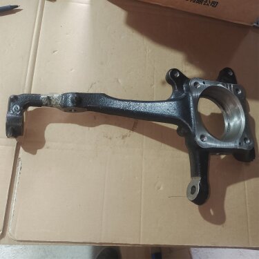 Кулак поворотный передний левый JAC T6, T8