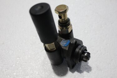 Насос ручной подкачки топлива FAW 1031, 1041, 1047