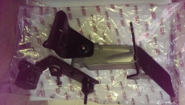 Кронштейн крепления вала переключения передач JAC 1045