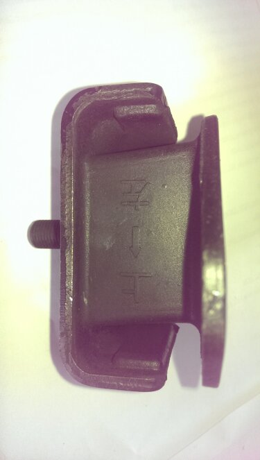 Подушка двигателя левая Foton 1049 (2.8)