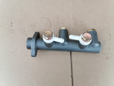 Цилиндр тормозной главный Foton 1043-1 (3.3)